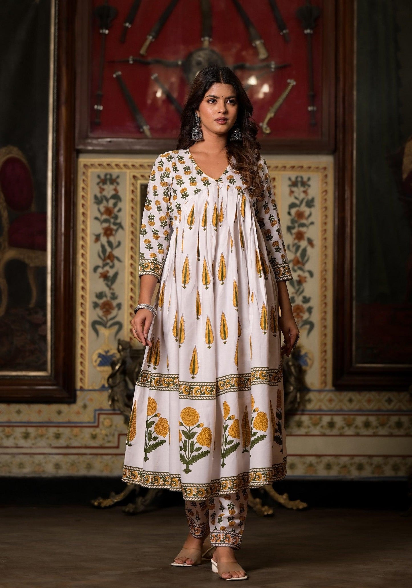 White Cotton Printed Carnation And Leaf Phula Kaalindi Anarkali Set For Women