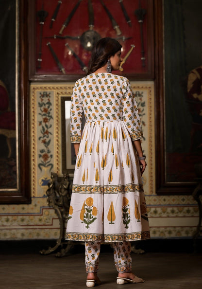 White Cotton Printed Carnation And Leaf Phula Kaalindi Anarkali Set For Women