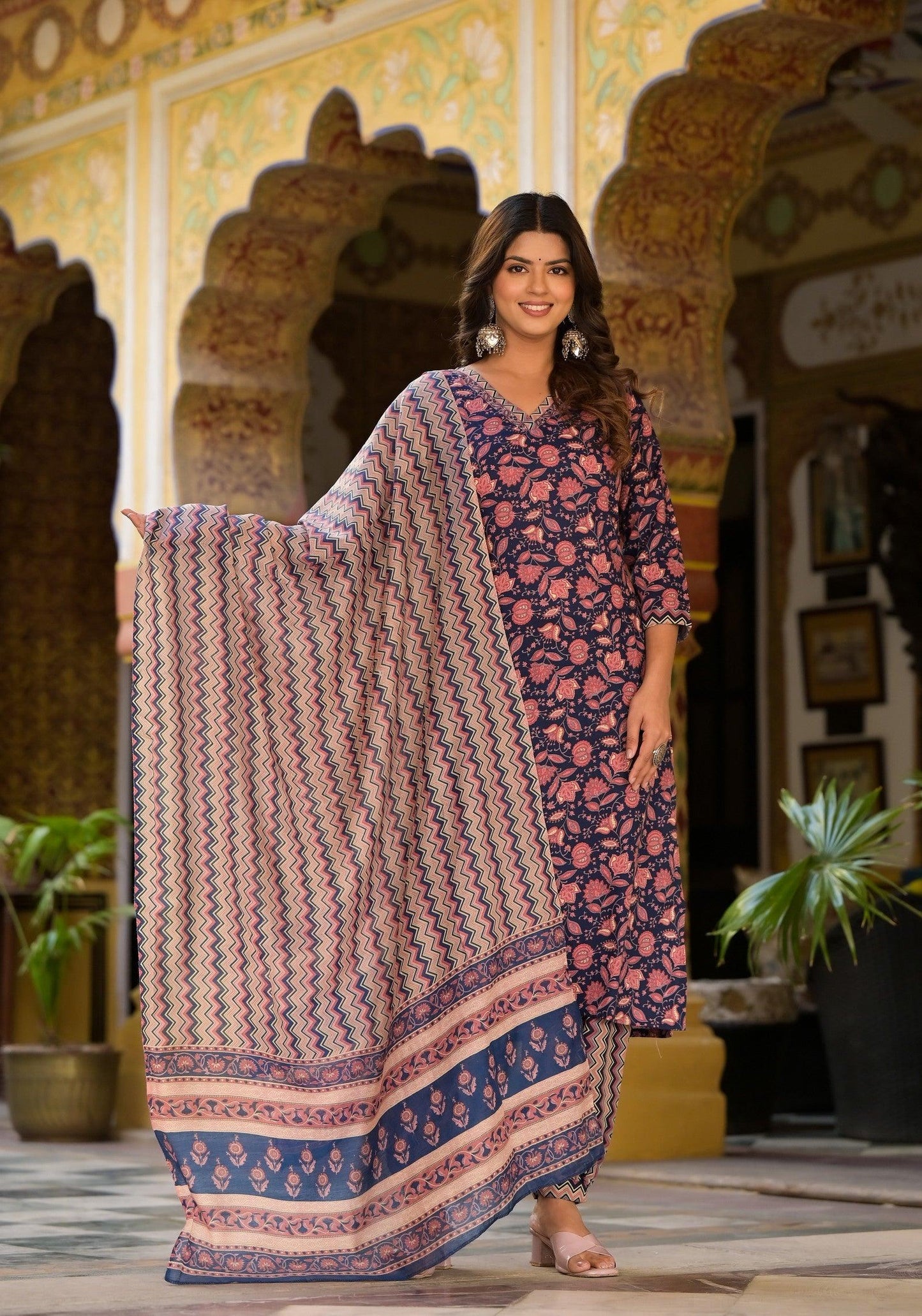 Women Printed Kurta Set With Pant and dupatta