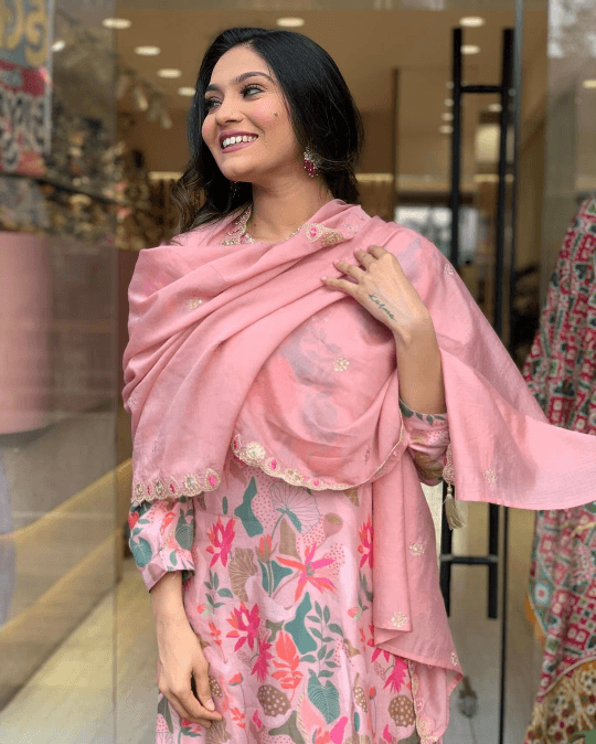 Pink Printed Kurta Set With Chanderi Dupatta With Pant Pair