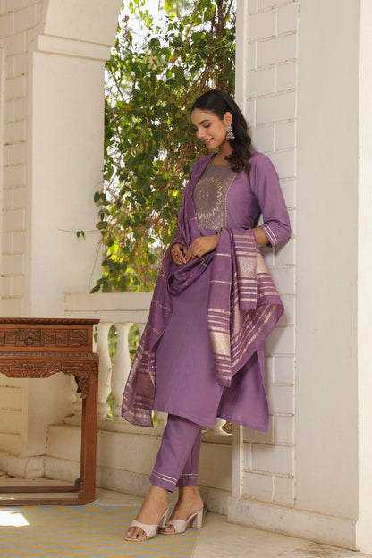 Floral Embroidered Kurta Set with Solid Trousers and Chanderi Silk Dupatta