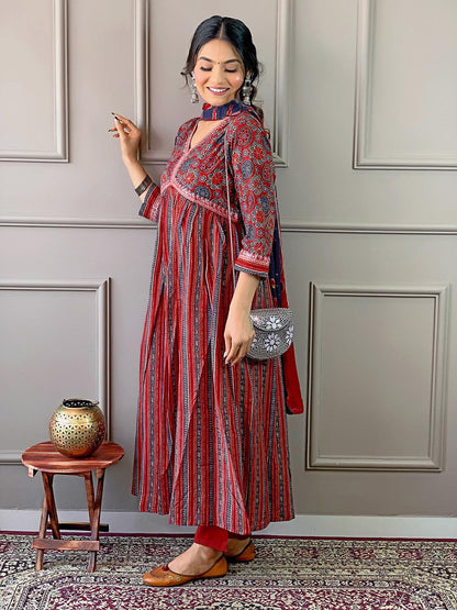 Oaitaari Printed Heavy Duppata Kurta Set With Bottom And Dupatta