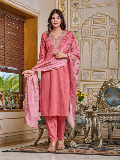 Women Embroidered Straight Kurta Set in Peach Colour